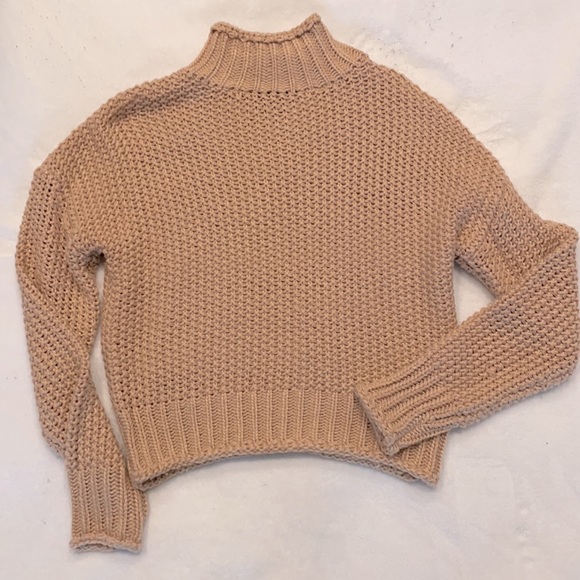 NWOT: VICI Mock-Neck Sweater - Picture 3 of 3
